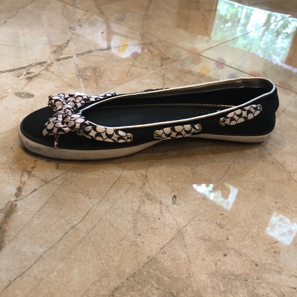 Coach Flats Great for Work or Casual Wear - Picture 2 of 3
